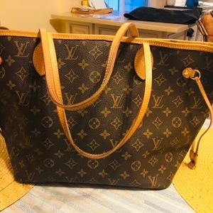 Louis Vuitton never full, medium.